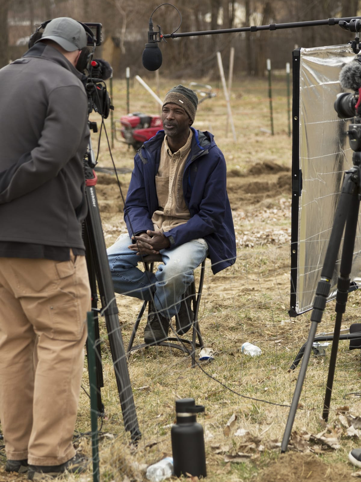 melvin6 Melvin Parson being interviewed outdoors