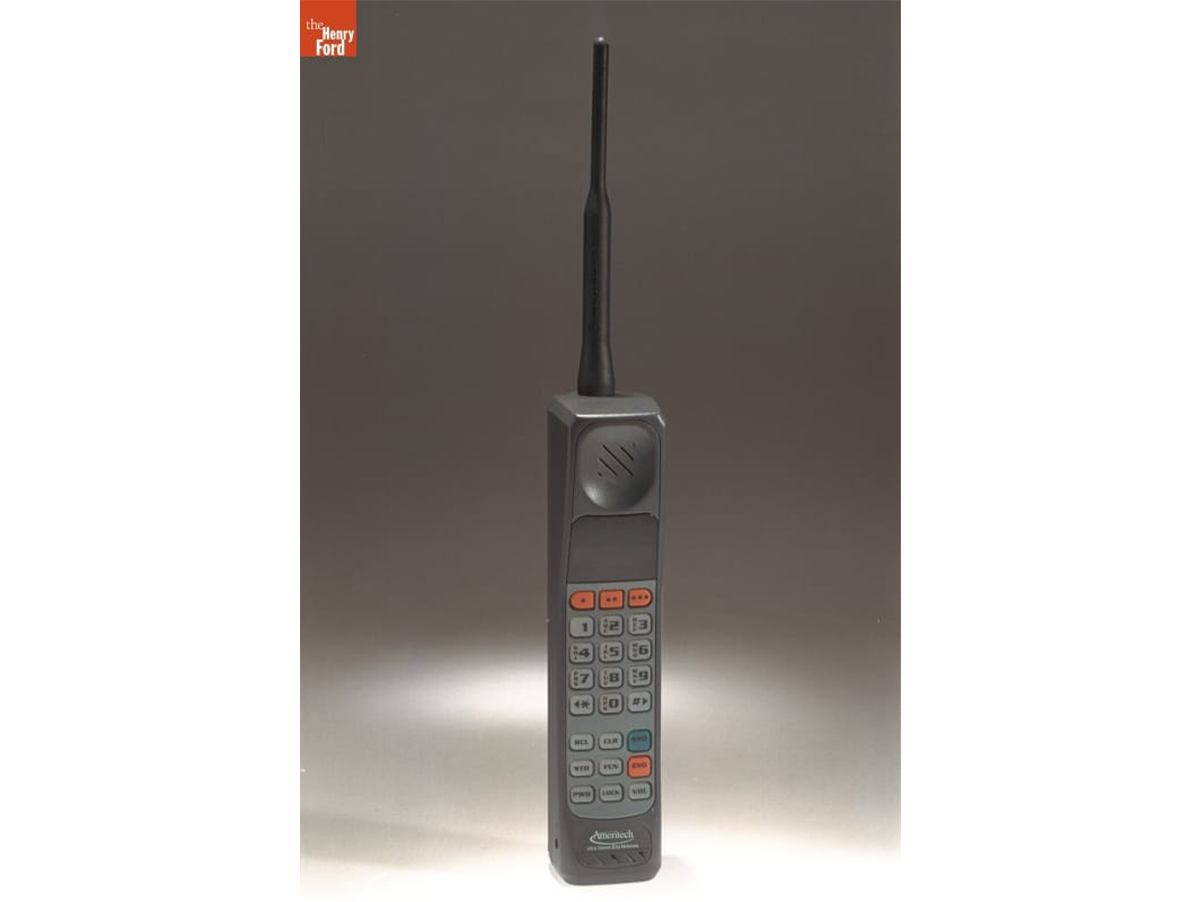 Motorola Brick Phone, 1985