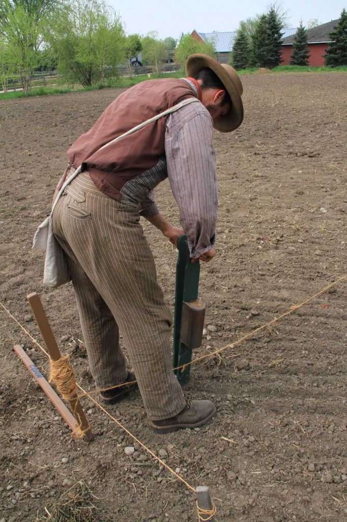 Planting along rows - Photo by Lee Cagle Planting along rows - Photo by Lee Cagle